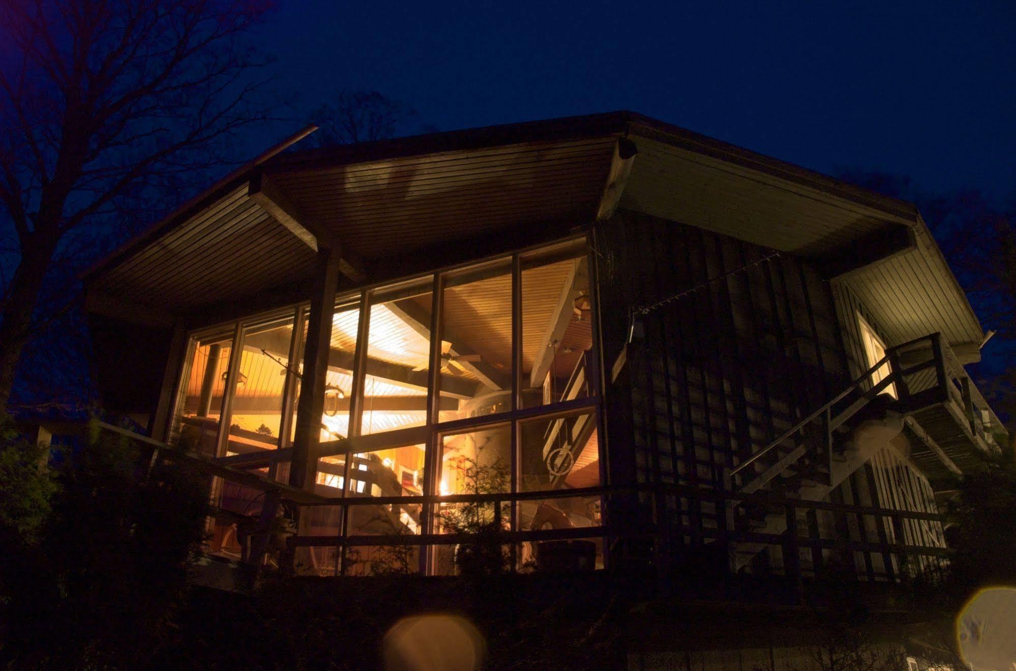 Stouffermill Bed & Breakfast Algonquin Highlands Exterior photo
