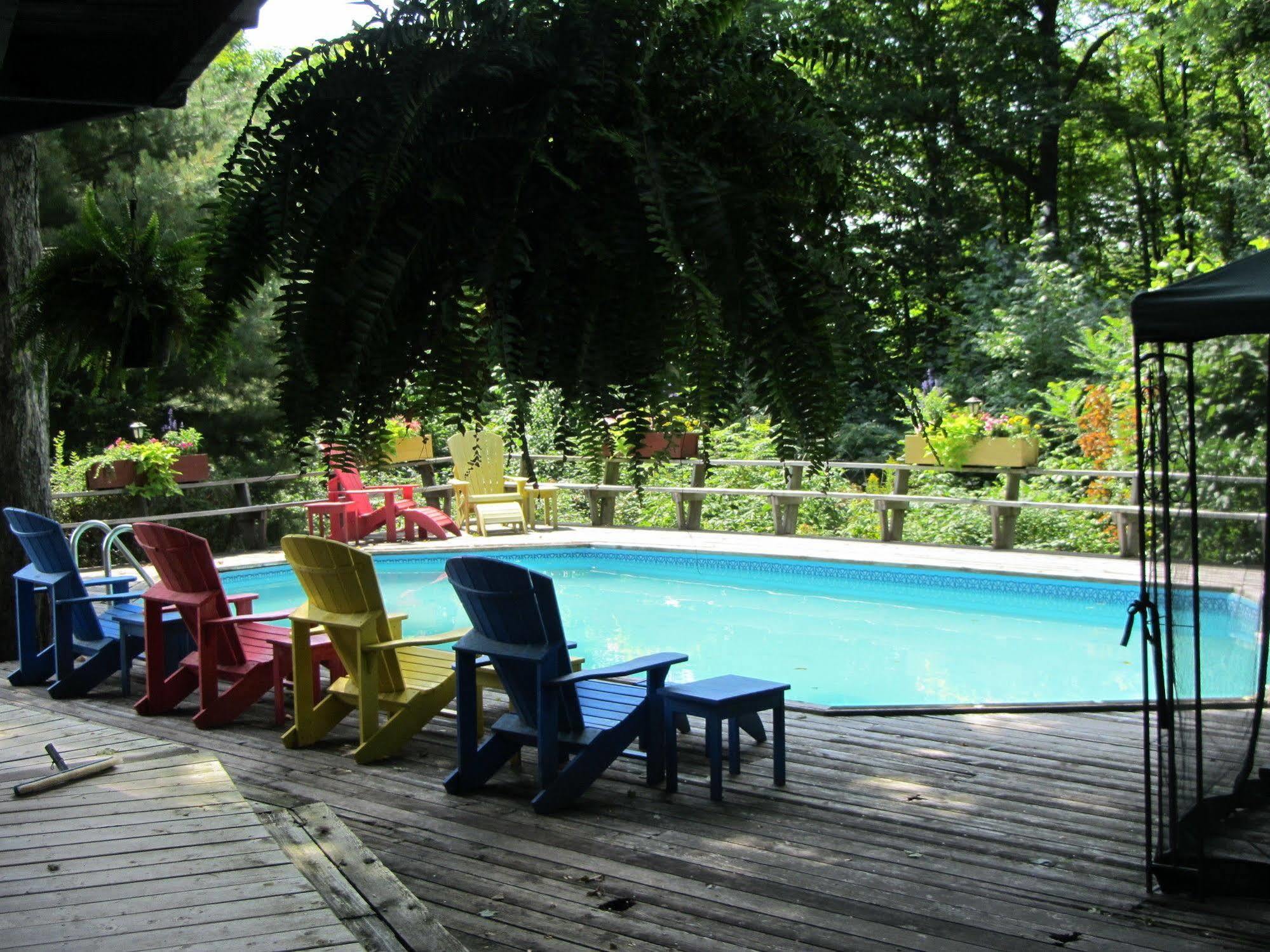 Stouffermill Bed & Breakfast Algonquin Highlands Exterior photo