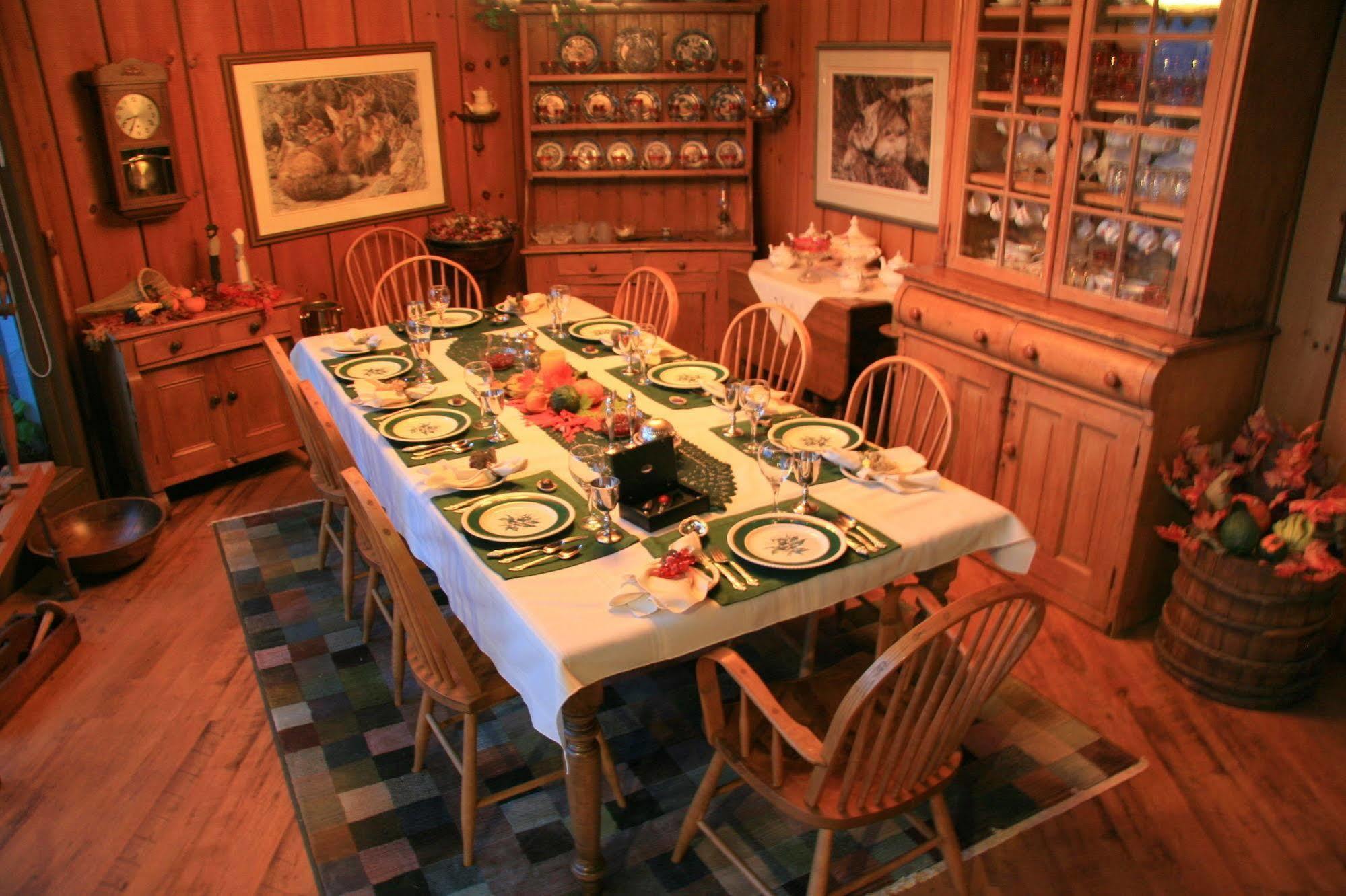 Stouffermill Bed & Breakfast Algonquin Highlands Exterior photo